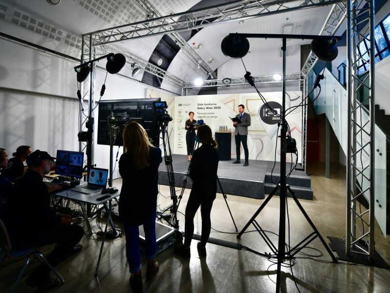 konstrukcja z kratownicy oświetlenie streaming online transmisja wynajem