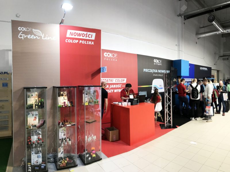 stojaki do tv holder stand uchwyt wynajem warszawa wypożyczalnia eventowa