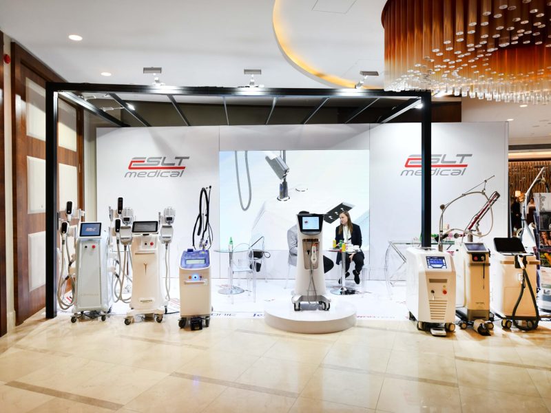 stoisko targowe z dachem lamele konstrukcja metalowe dioda ekran diodowy wynajem targi Międzynarodowy Kongres Dermatologii Estetycznej i Medycyny Anti-Aging