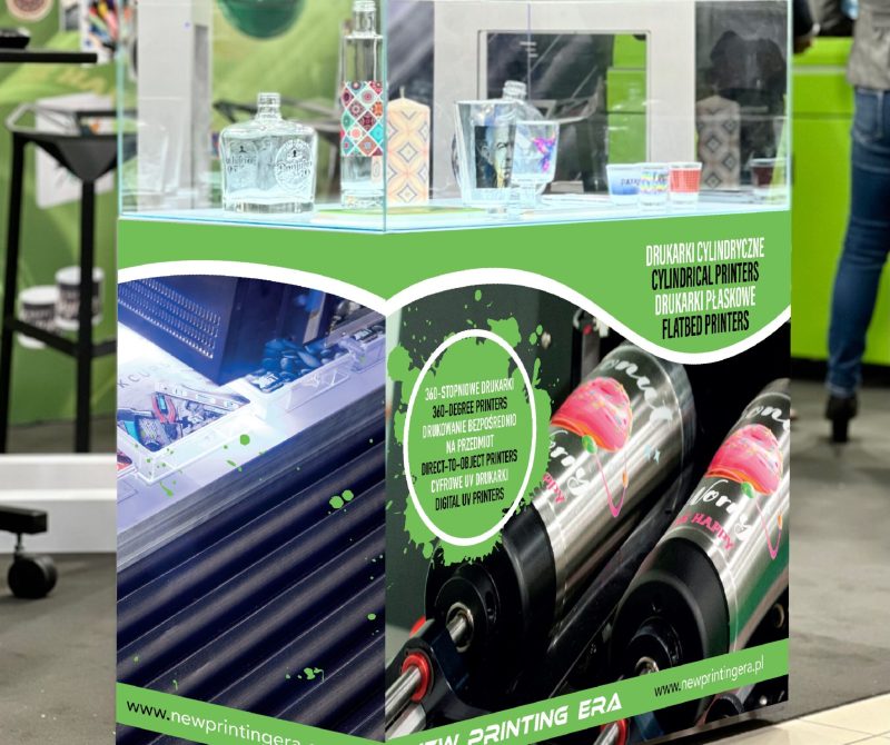 oklejanie ekspozytorów