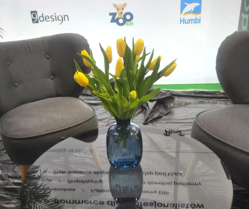 cut flowers <br width=