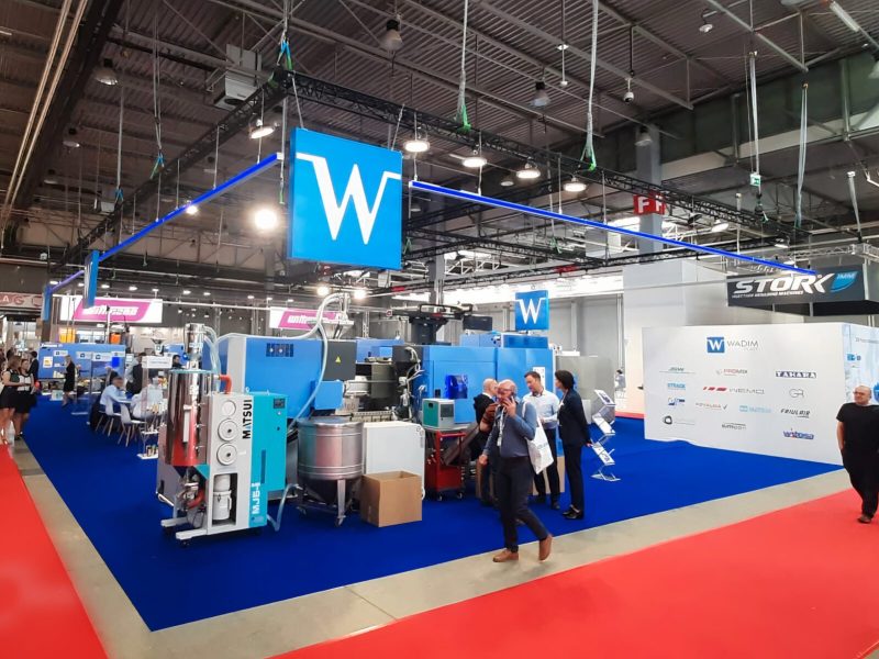 wadim plast pastpol targi stoisko targowe kasetony lampy wiszące podwieszane