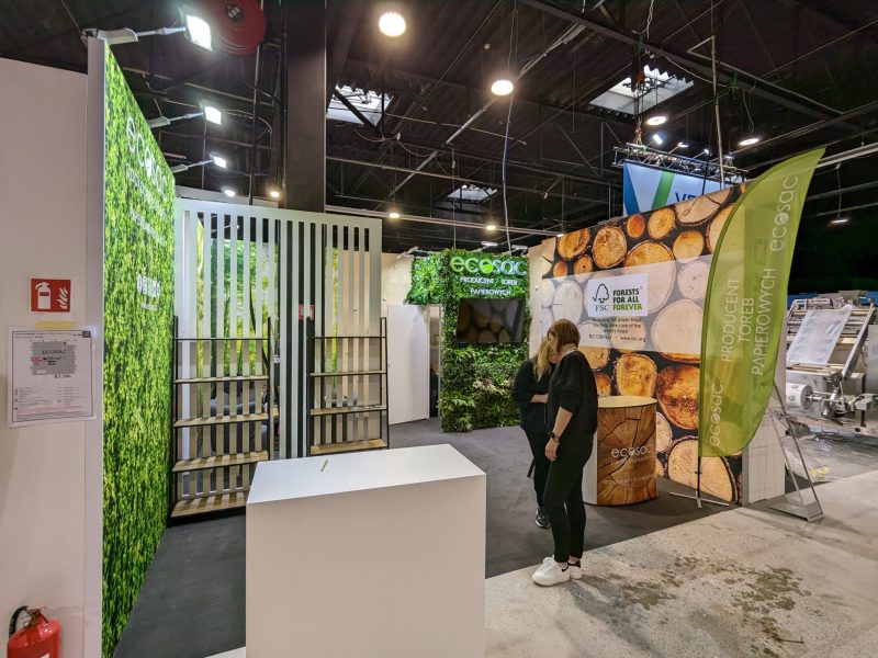 sztuczna ściana zielona kwiaty na targi imprezy eventy wypożyczalnia warszawa