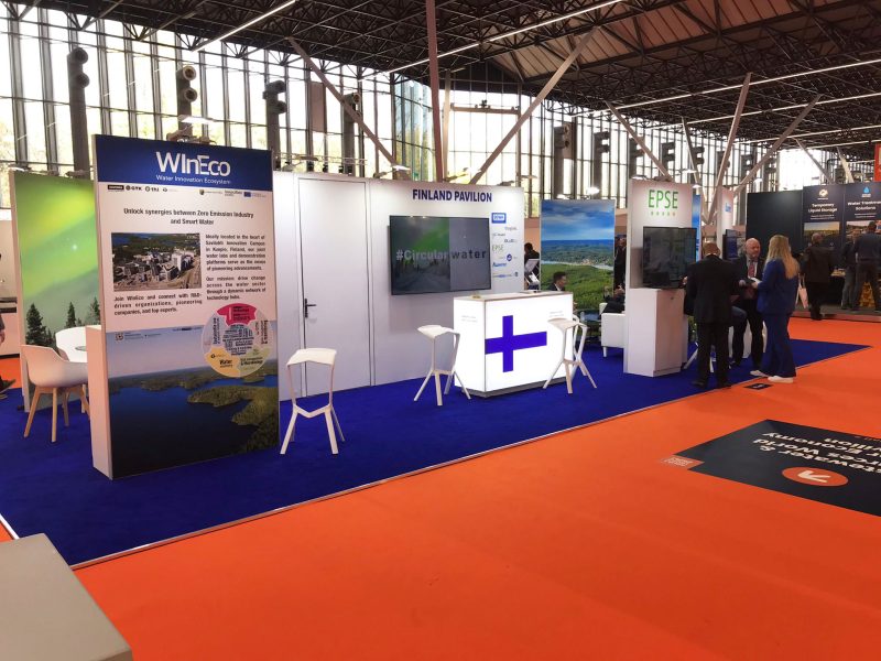 lada lady do wynajmu wynajem wypożyczalnia led z podświetleniem grafiką warszawa polska