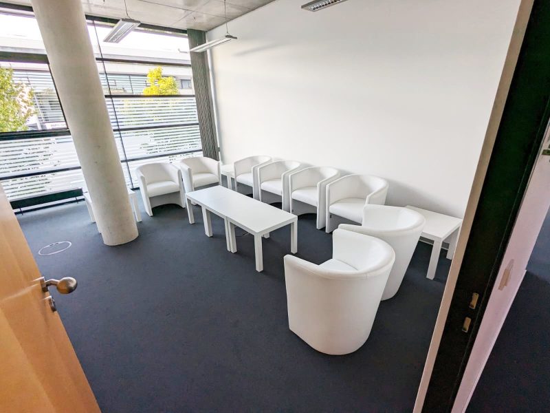 białe fotele skórzane do wynajmu wynajem warszawa targi