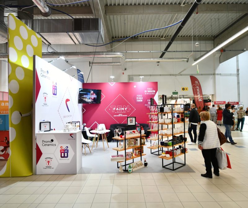 wynajem ekranów wypożyczalnia warszawa telewizorów tv 55 75 cali "