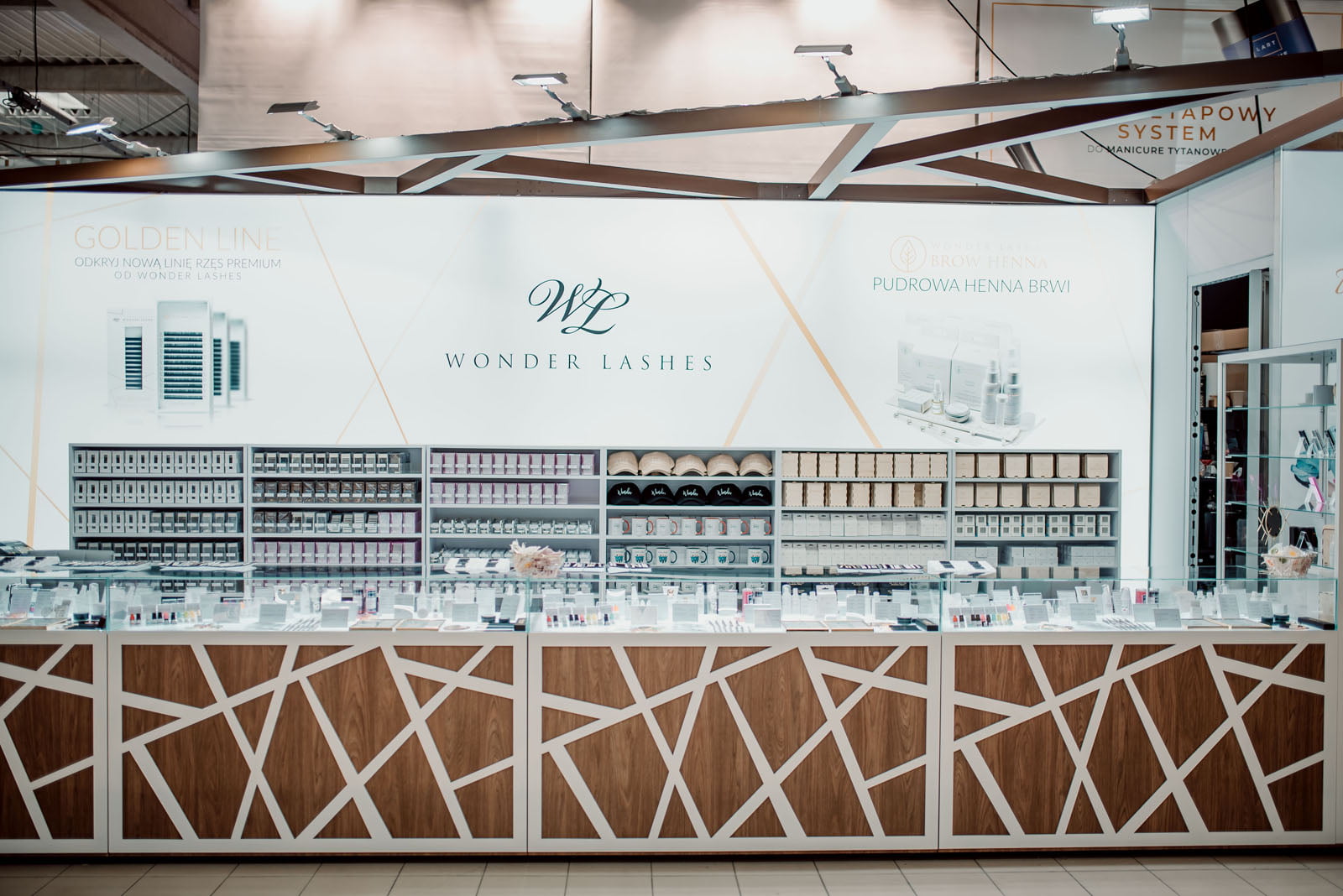 indywidualna zabudowa stoisko targowe personalizowane produkcja