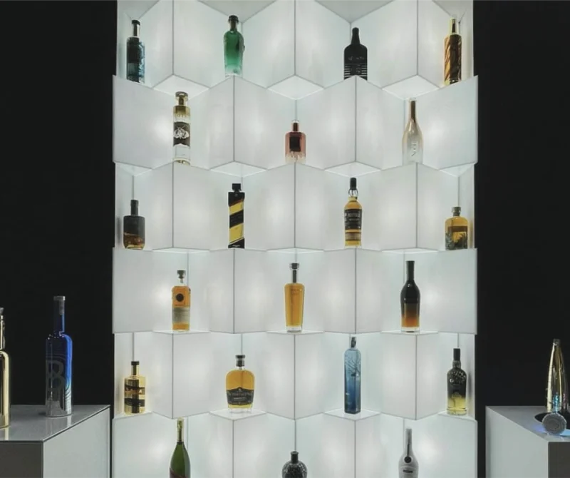 ekspozytor na produkty do wynajmu wynajem plexi mleczny mleczna wypożyczalnia na targi 