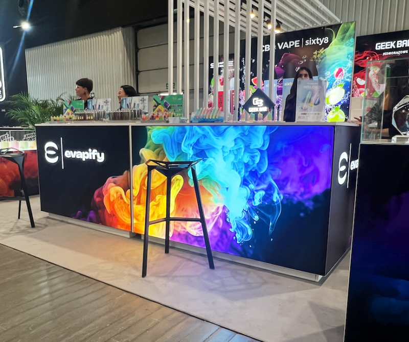 lada lady wynajem wypożyczalnia recepcja targowe trybunki trybunka recepcja wynajmu targi stoisko warszawa niemcy