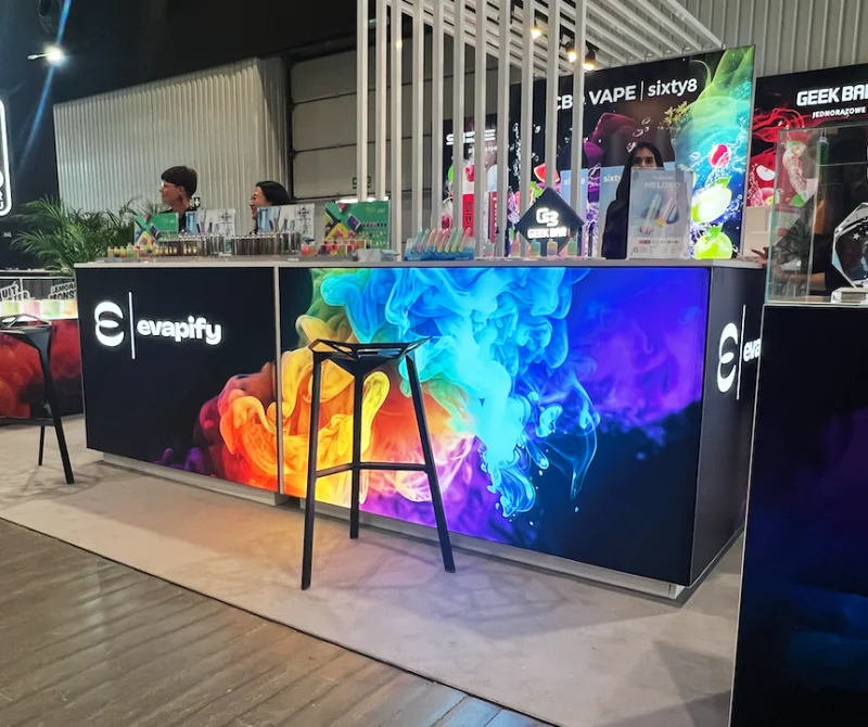 lada lady wynajem wypożyczalnia recepcja targowe trybunki trybunka recepcja wynajmu targi stoisko warszawa niemcy