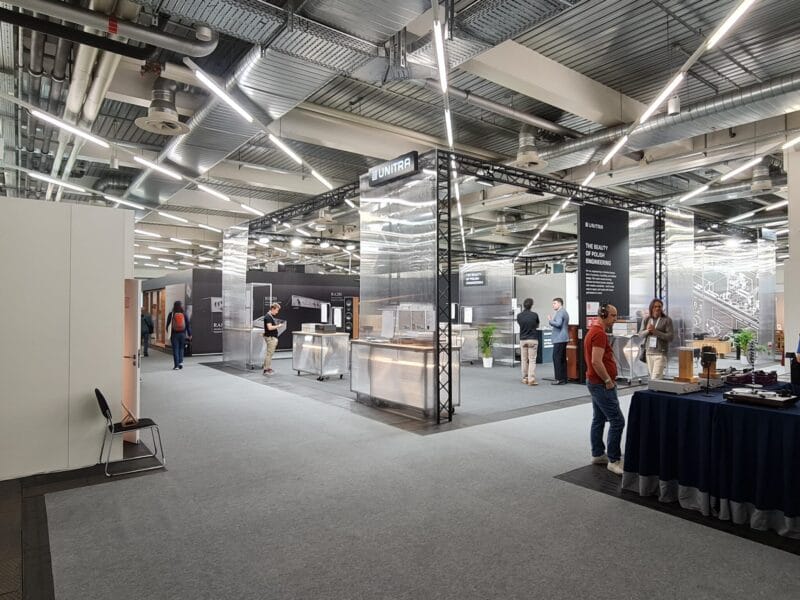 Budowa stoisk targowych Niemcy – front stoiska Unitra