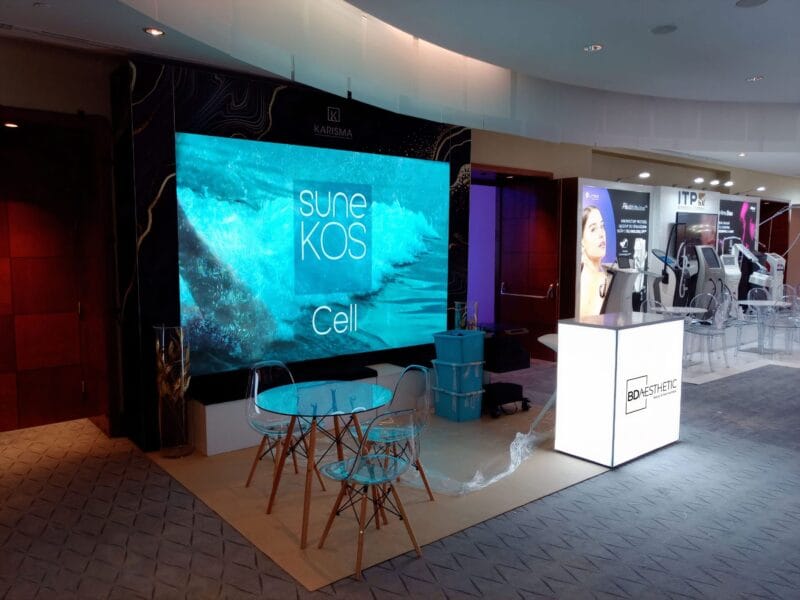 modular trade fair booth with full wall branding