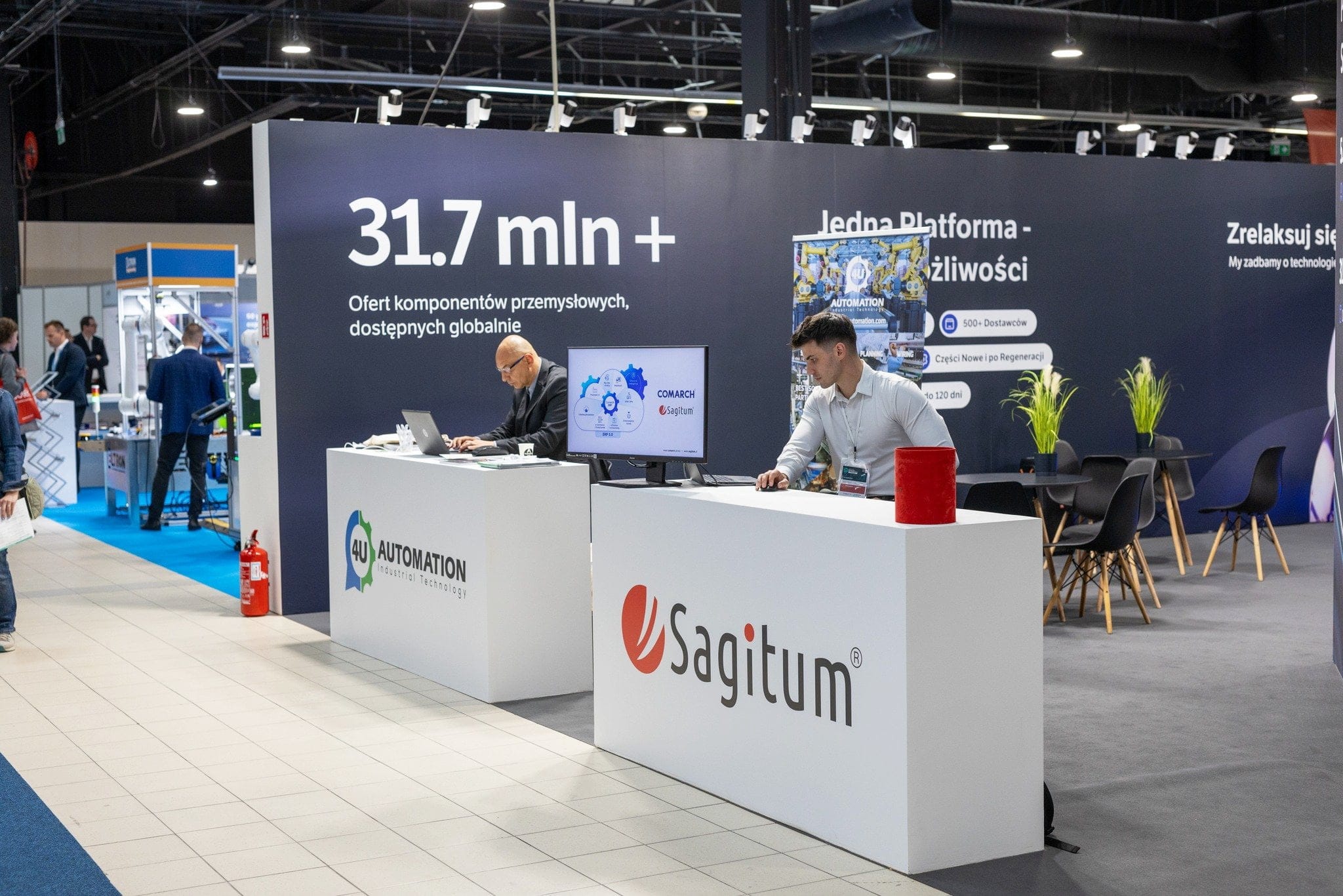 Oklejona lada targowa z logo klienta ptak warsaw expo warszawa