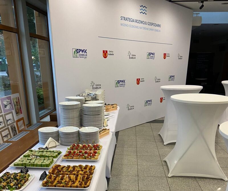 Ścianka reklamowa z pełnokolorową grafiką na event wodociągów w warszawie