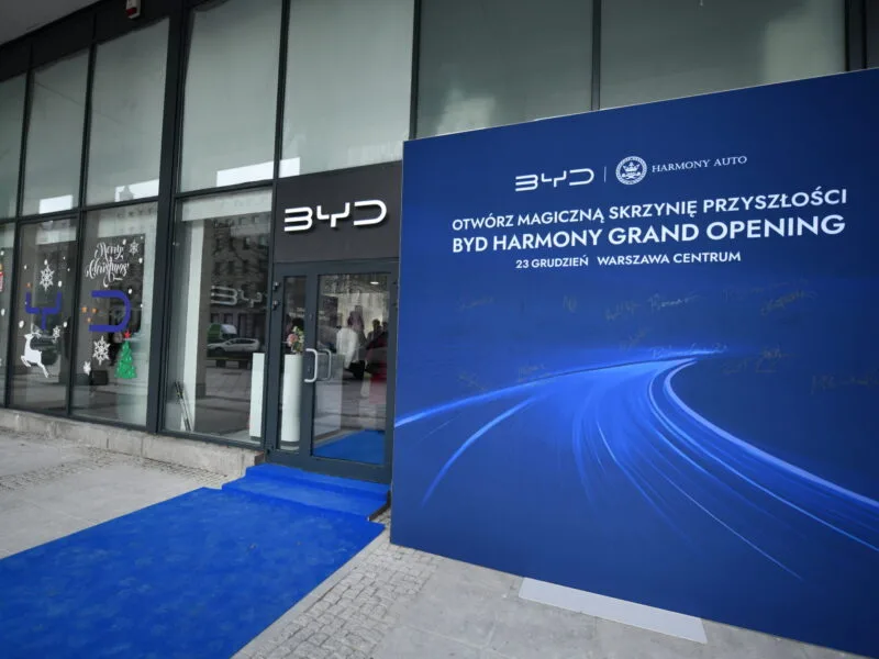 ścianka z logo na otwarcie salonu sklepu warszawa