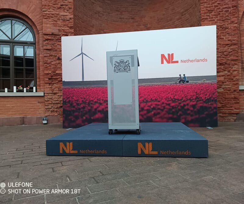 ścianka reklamowa z nadrukiem na konferencję warszawa wynajem druk produkcja