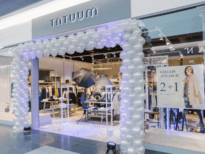 ściana z balonów otwarcie sklepu warszawa