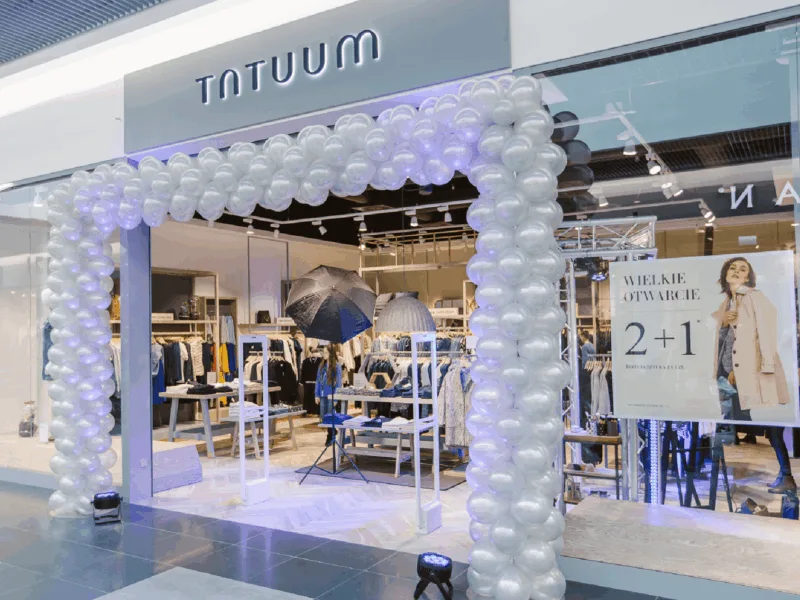 ściana z balonów otwarcie sklepu warszawa