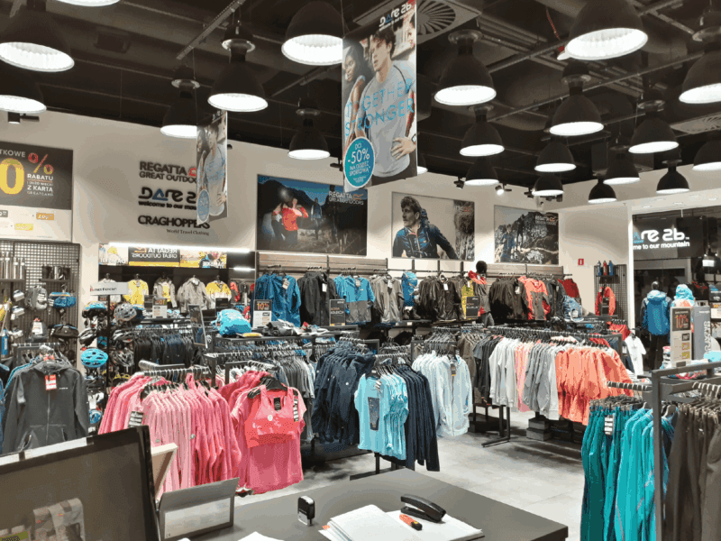 kaseton tkaninowy do salonu sklepu usługowego