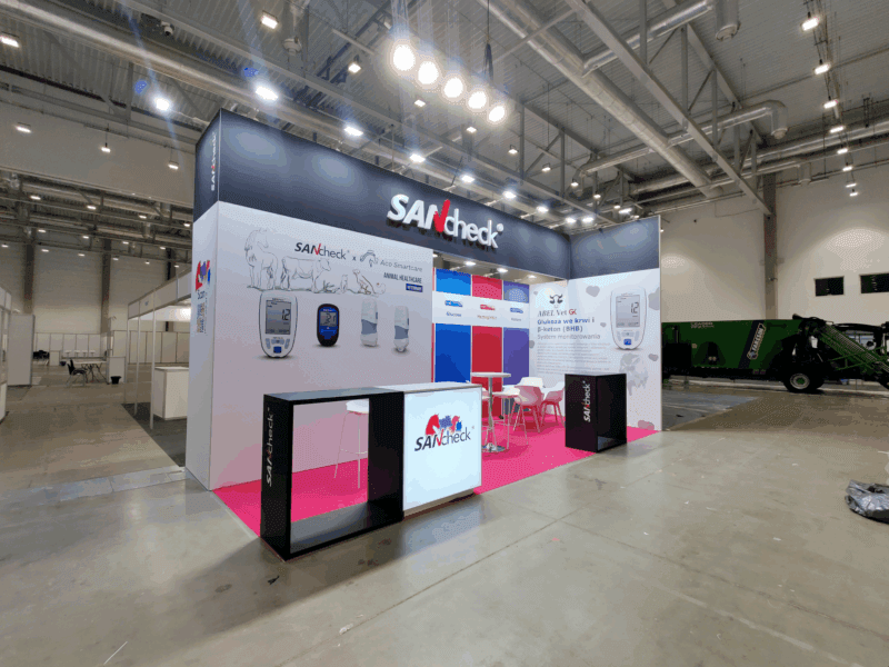 Litery 3D ze styroduru na stoisko targowe