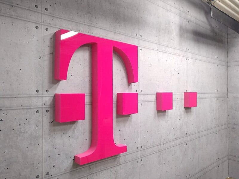 Litery 3D styrodur z plexi – logo na targi