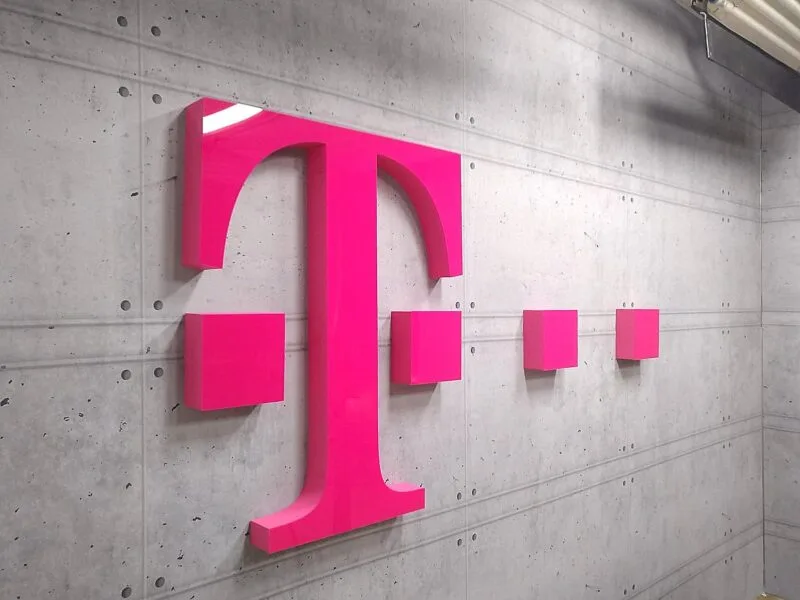 Litery 3D styrodur z plexi – logo na targi